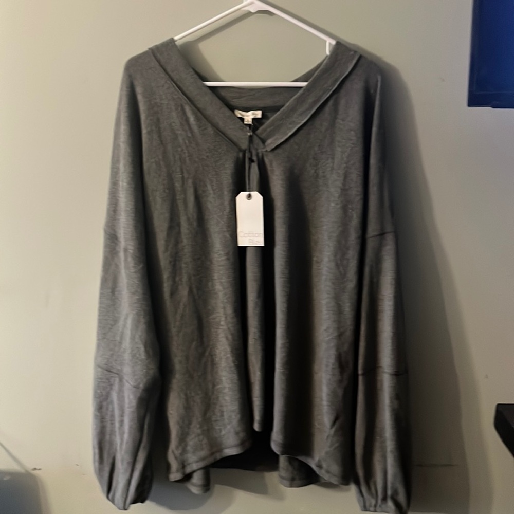 Ladies long sleeve top